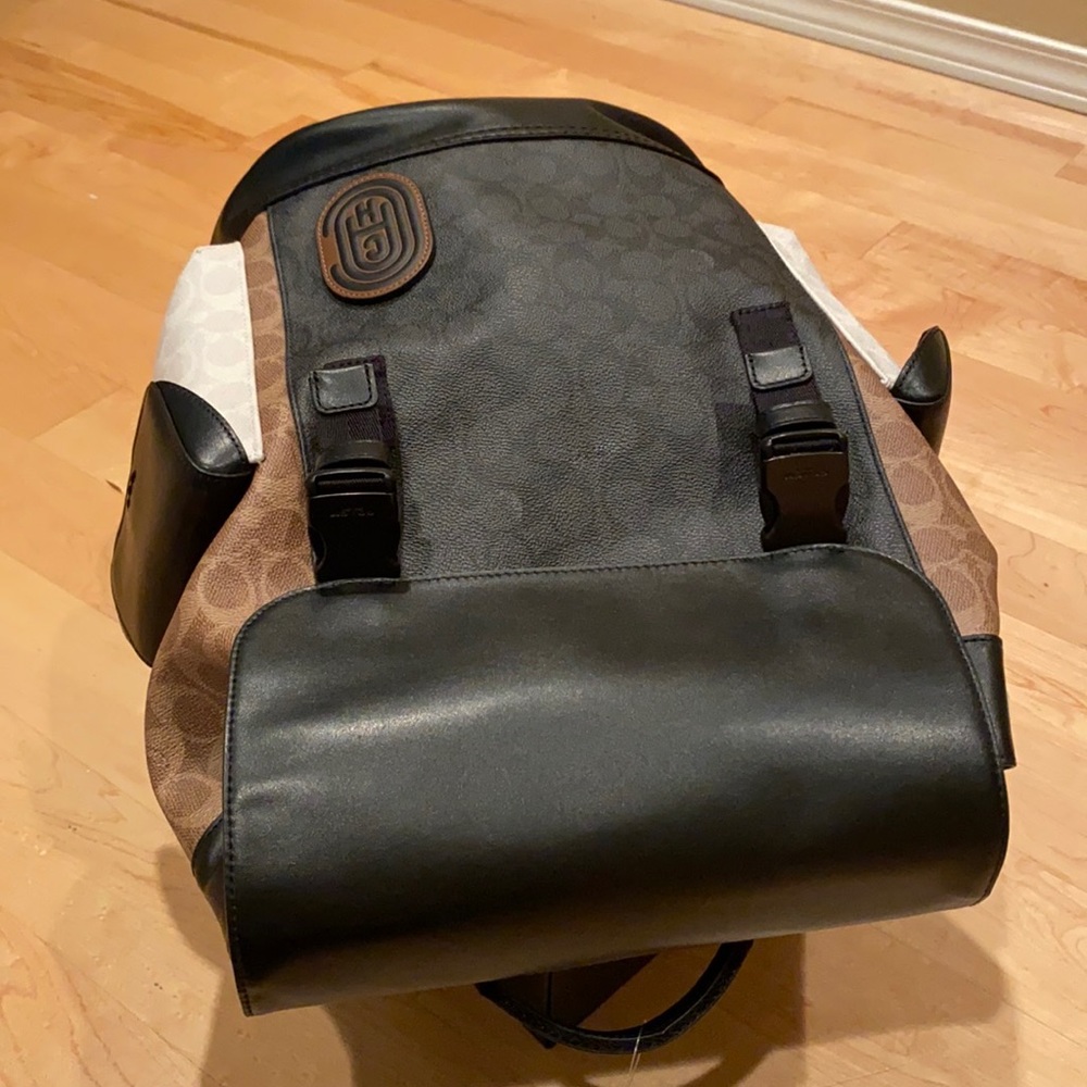 Backpack - Picture 3 of 10